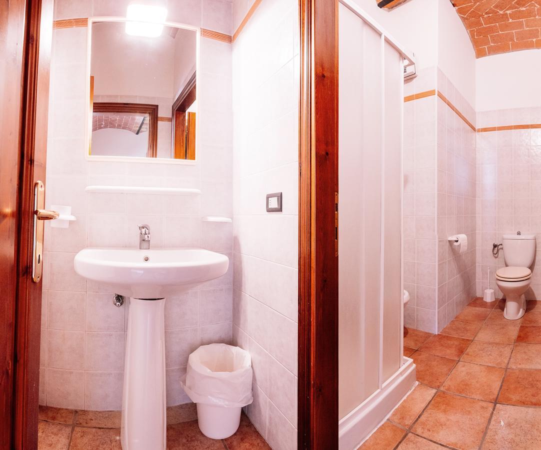 Residence Il Granaio Riparbella Bagian luar foto