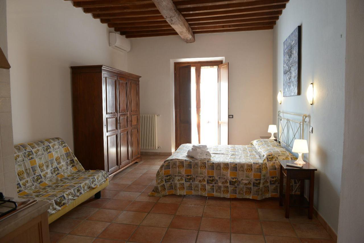 Residence Il Granaio Riparbella Bagian luar foto