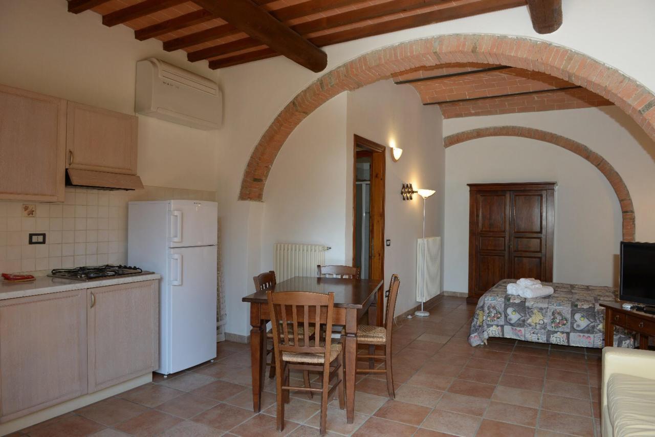 Residence Il Granaio Riparbella Bagian luar foto