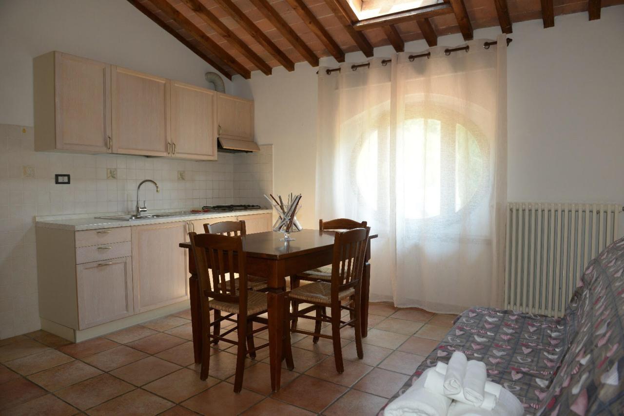 Residence Il Granaio Riparbella Bagian luar foto