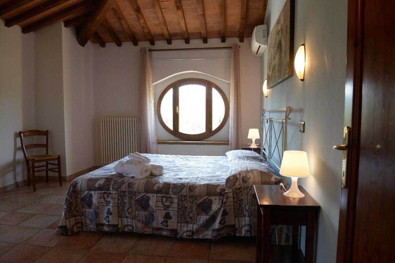 Residence Il Granaio Riparbella Bagian luar foto