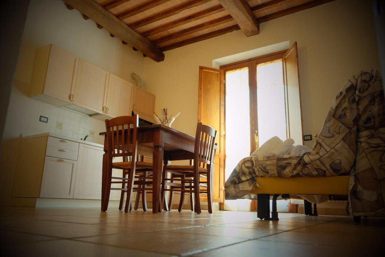 Residence Il Granaio Riparbella Bagian luar foto